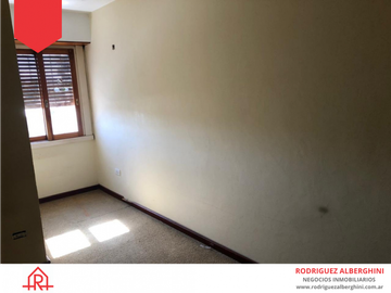 CASA EN LA CIUDAD DE BALCARCE (Calle 13 e/26 y 28)