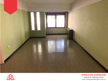 CASA EN LA CIUDAD DE BALCARCE (Calle 13 e/26 y 28)