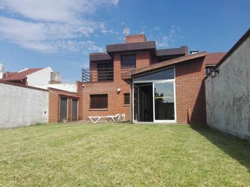 Venta Chalet 6 Ambientes Garage Patio
