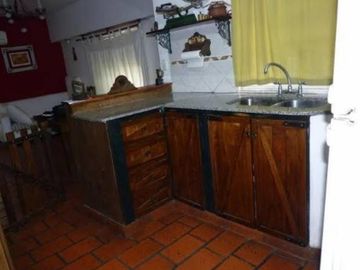 Venta de excelente PH en CASTELAR NORTE, sobre calle Florencio Sanchez al 2000