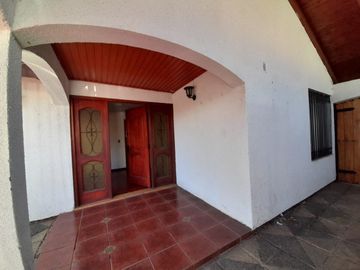 Casa en venta Villa Emmanuel, Chillán.