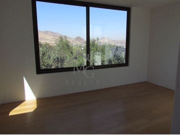 Casa en venta de 4 dorm. en Piedra Roja Colina