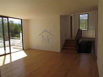 Casa en venta de 4 dorm. en Piedra Roja Colina