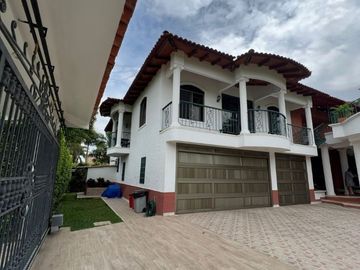 casa condominio en venta en pance. Cod V14226