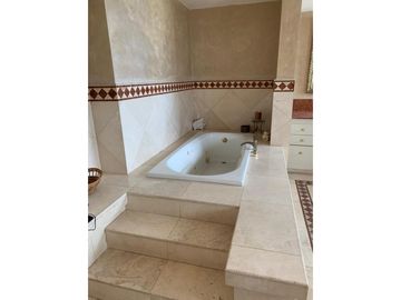 APARTAMENTO DE LUJO EN VENTA O ALQUILER EN PH MARESIAS PAITILLA