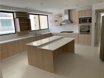 APARTAMENTO DE LUJO EN VENTA O ALQUILER EN PH MARESIAS PAITILLA