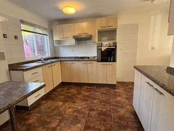 Casa en venta de 3D. Santa María del Peñon, Puente Alto
