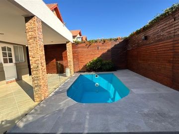 Casa en venta de 3D. Santa María del Peñon, Puente Alto