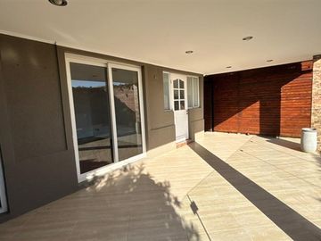 Casa en venta de 3D. Santa María del Peñon, Puente Alto