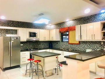 Fully Furnished Corner House for RENT or SALE with4 Bedrooms in Cutcut Angeles City