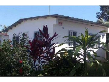 VENDO CASA EN ARRAIJAN CABECERA BARRIADA LA HACIENDA 2R
