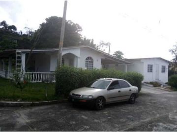 VENDO CASA EN ARRAIJAN CABECERA BARRIADA LA HACIENDA 2R