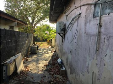 SEA CONFIABLE VENDE CASA CON 3 LOCALES COMERCIALES EN CHORRERA
