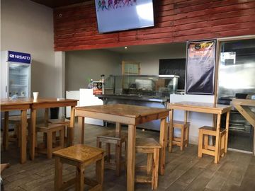 SEA CONFIABLE VENDE CASA CON 3 LOCALES COMERCIALES EN CHORRERA