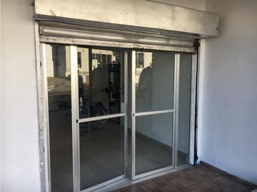 SEA CONFIABLE VENDE CASA CON 3 LOCALES COMERCIALES EN CHORRERA