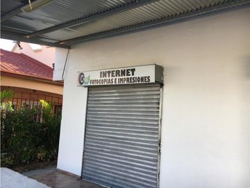 SEA CONFIABLE VENDE CASA CON 3 LOCALES COMERCIALES EN CHORRERA