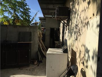 SEA CONFIABLE VENDE CASA CON 3 LOCALES COMERCIALES EN CHORRERA