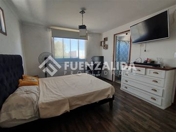Casa en venta 4D. 3B. Piscina. en La Florida