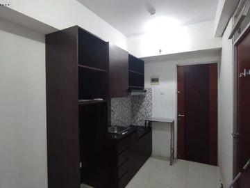 Apt. Gunawangsa Tidar A19 Semi Furnished (kitchen set + AC)