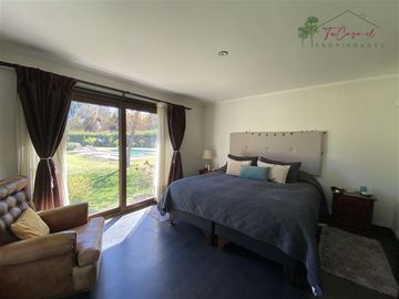 Casa en parcela venta 5D/5B +2 estar en Club de Golf Oliveto