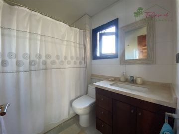 Casa en parcela venta 5D/5B +2 estar en Club de Golf Oliveto