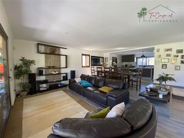 Casa en parcela venta 5D/5B +2 estar en Club de Golf Oliveto