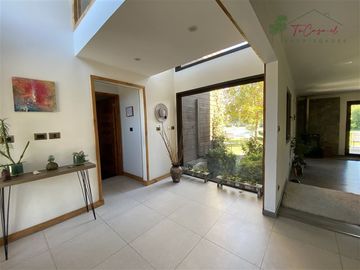 Casa en parcela venta 5D/5B +2 estar en Club de Golf Oliveto