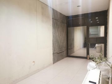 Depósito en alquiler de 700m2  Monserrat