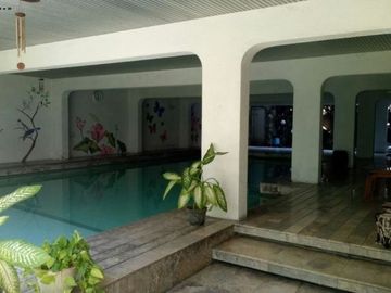 Rumah Daerah Darmo Samping taman bungkul , Strategis