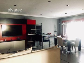 Casa 4 ambientes con parque Ituzaingó Sur.
