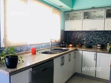 Casa 4 ambientes con parque Ituzaingó Sur.