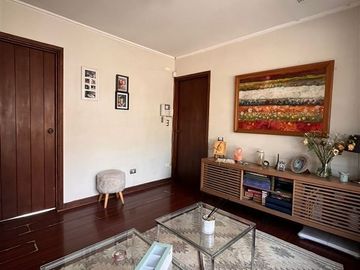 Se Vende Casa para remodelar, 5 dormitorios, Las Condes.