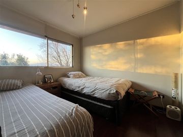 Se Vende Casa para remodelar, 5 dormitorios, Las Condes.