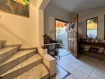 Se Vende Casa para remodelar, 5 dormitorios, Las Condes.