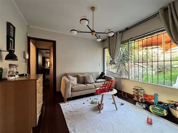 Se Vende Casa para remodelar, 5 dormitorios, Las Condes.