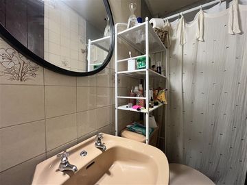 Se Vende Casa para remodelar, 5 dormitorios, Las Condes.