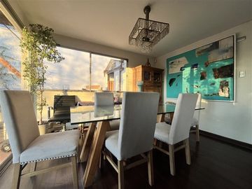 Se Vende Casa para remodelar, 5 dormitorios, Las Condes.