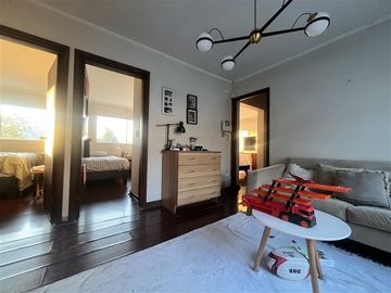 Se Vende Casa para remodelar, 5 dormitorios, Las Condes.
