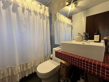 Se Vende Casa para remodelar, 5 dormitorios, Las Condes.