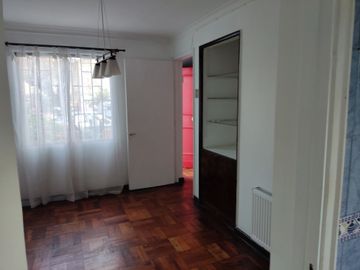 Espectacular y amplia casa en Av. Macul 500 mts2