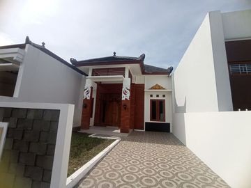 RUMAH MODERN KLASIK DEKAT CANDI PRAMBANAN