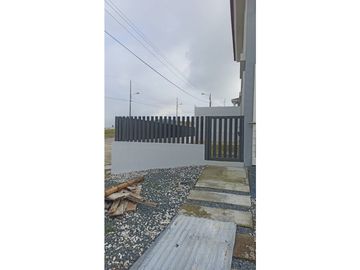 VENDO CASA EN EL CONDADO DE VICOLINCI