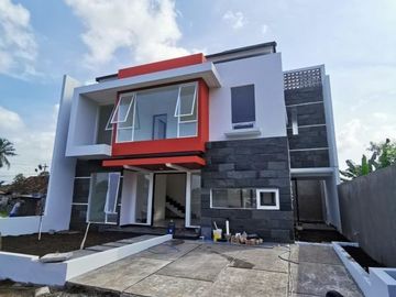 Dijual Rumah Mewah Strategis Dekat Kampus UMY