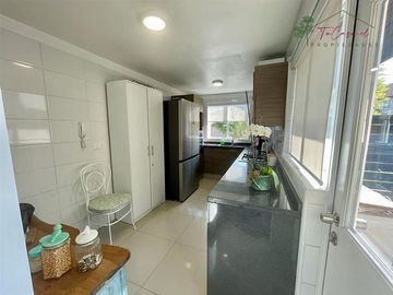 Casa en venta de 4D/3B en Laguna del Sol - Padre Hurtado