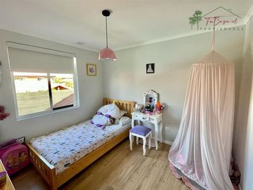 Casa en venta de 4D/3B en Laguna del Sol - Padre Hurtado