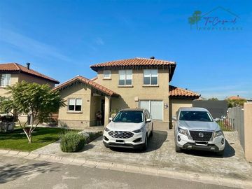 Casa en venta de 4D/3B en Laguna del Sol - Padre Hurtado