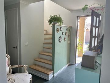 Casa en venta de 4D/3B en Laguna del Sol - Padre Hurtado