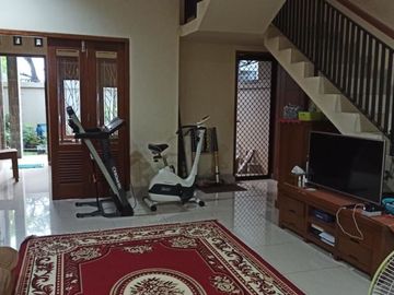Rumah mewah turun harga dekat Tol Jatiwarna Pondok Melati
