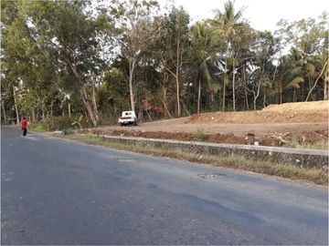TANAH KAPLING RUKO SLEMAN BARAT, PINGGIR JALAN RAYA: LEGALITAS SHM