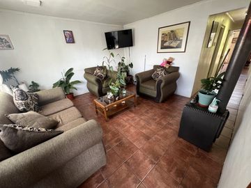 AMPLIA CASA 450M2 / LIMACHE